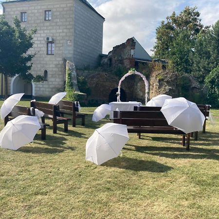 Penzion A Pivnice Varna Velká Bystřice Dış mekan fotoğraf