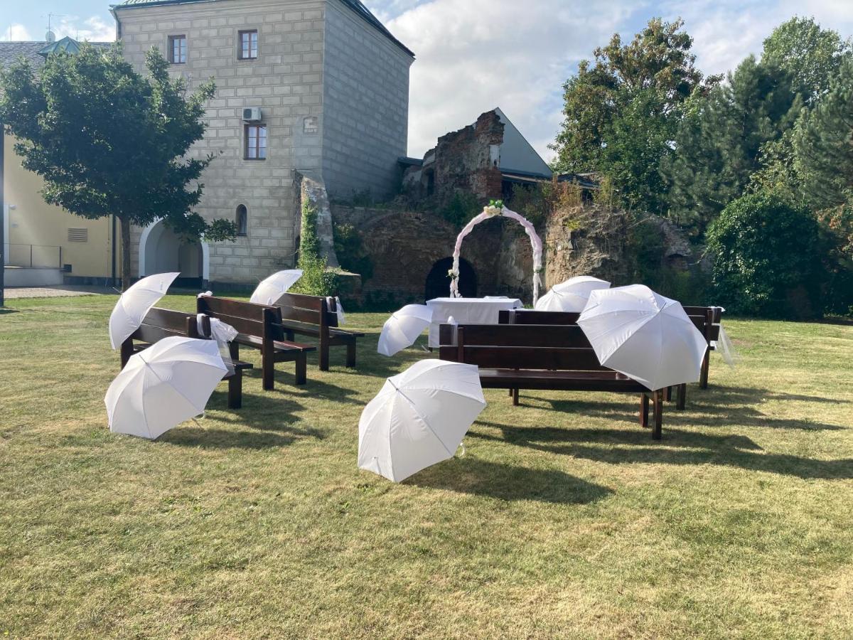 Penzion A Pivnice Varna Velká Bystřice Dış mekan fotoğraf
